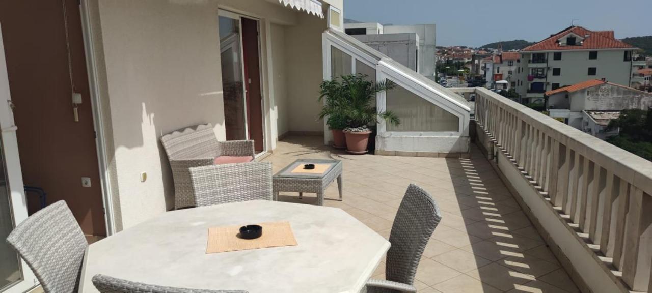 Happy Basset Terrace Apartment Makarska Exterior photo