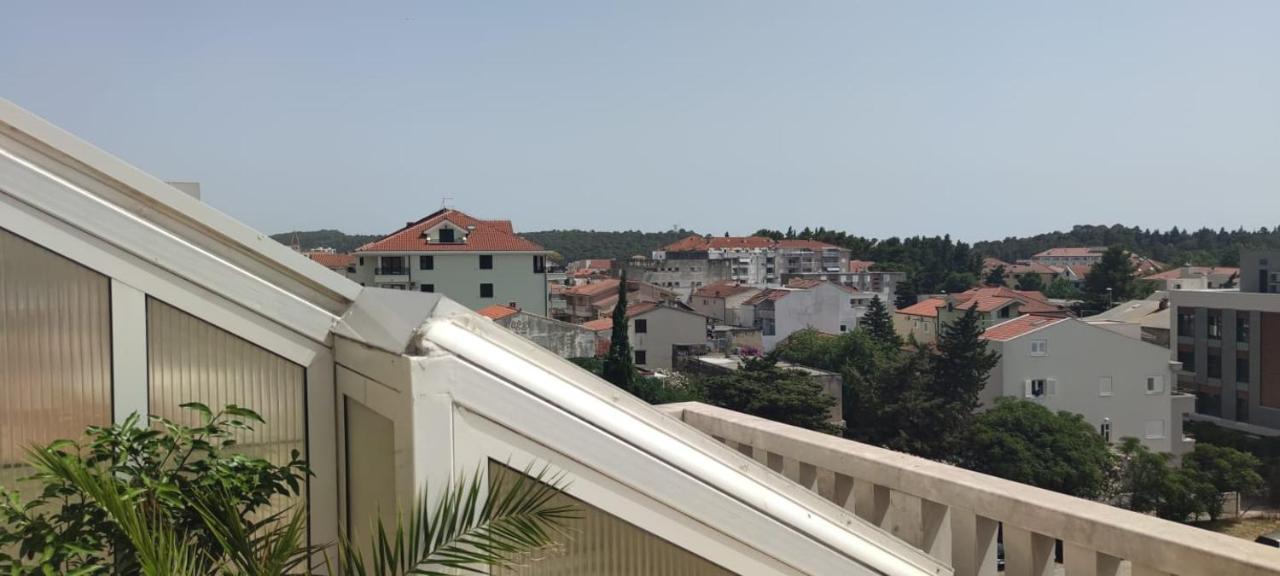 Happy Basset Terrace Apartment Makarska Exterior photo