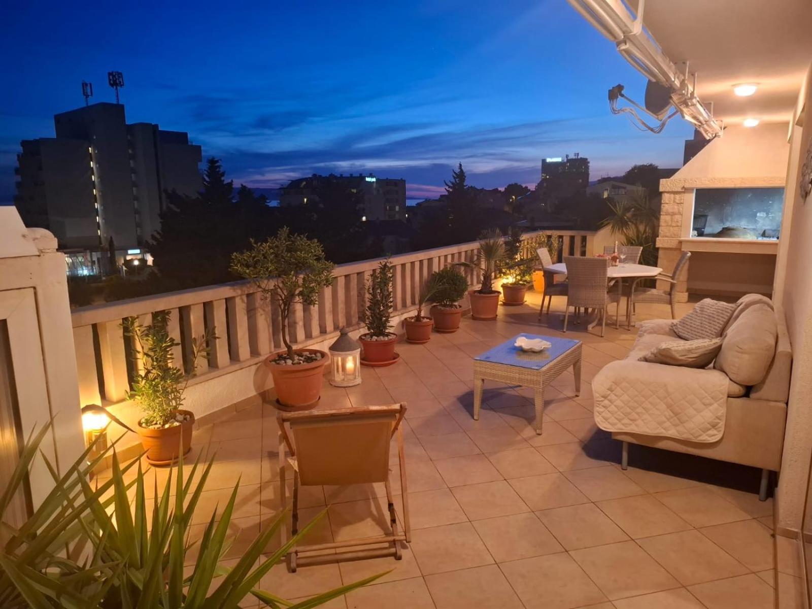 Happy Basset Terrace Apartment Makarska Exterior photo